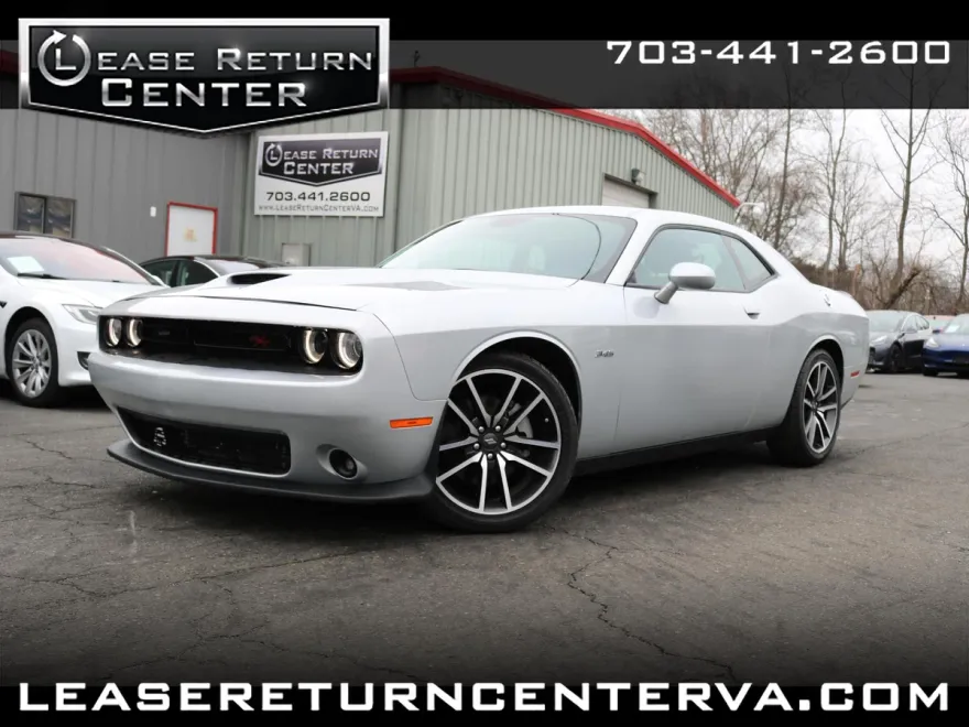 2023 Dodge Challenger R/T photo 1