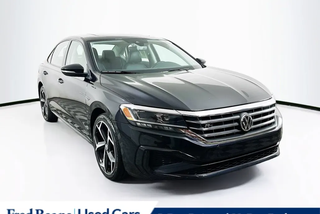 2020 Volkswagen Passat 2.0T R-Line photo 1