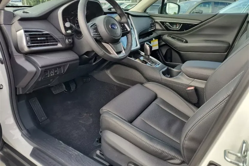 2025 Subaru Outback Limited photo 1