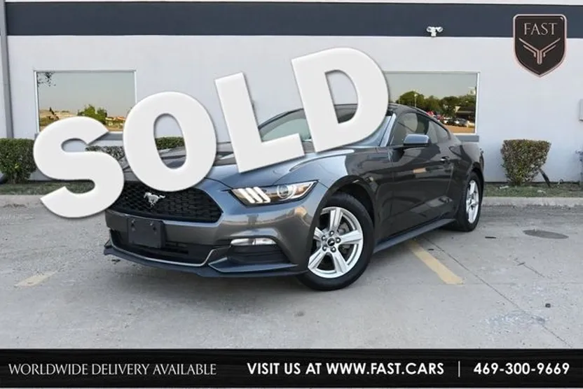 2017 Ford Mustang V6 photo 1