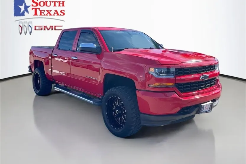2018 Chevrolet Silverado 1500 Custom photo 1