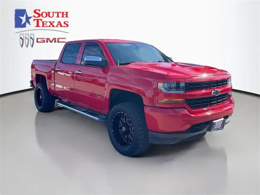 2018 Chevrolet Silverado 1500 Custom photo 1