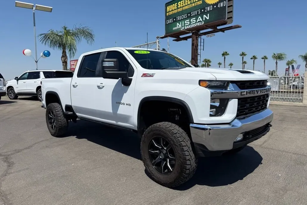 2023 Chevrolet Silverado 2500HD LT photo 1