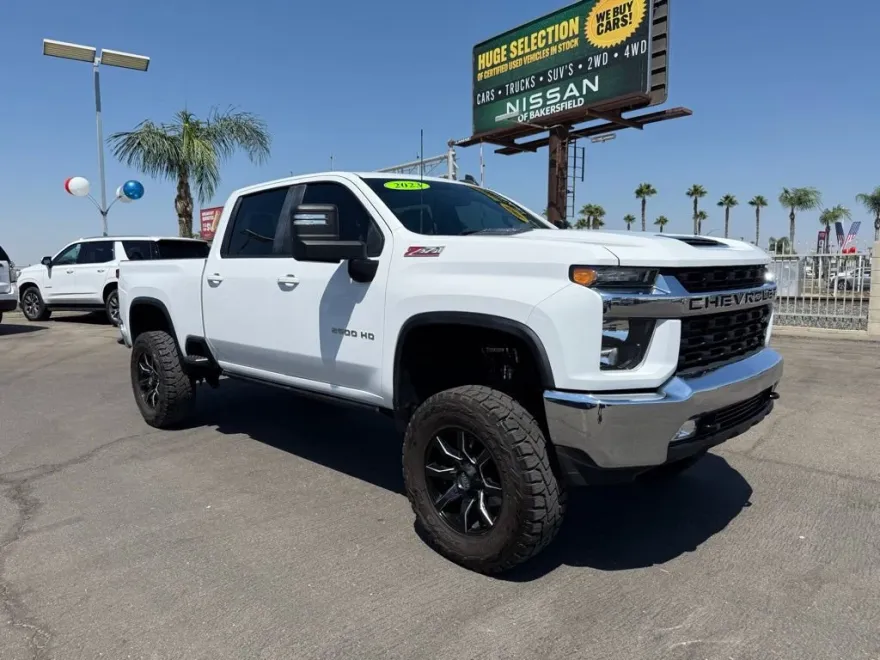 2023 Chevrolet Silverado 2500HD LT photo 1