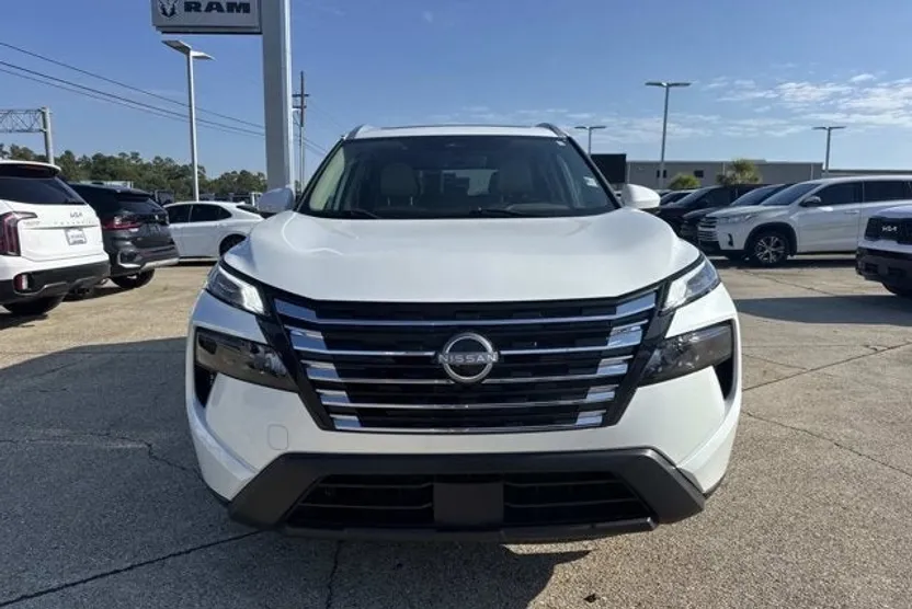 2024 Nissan Rogue SV photo 1