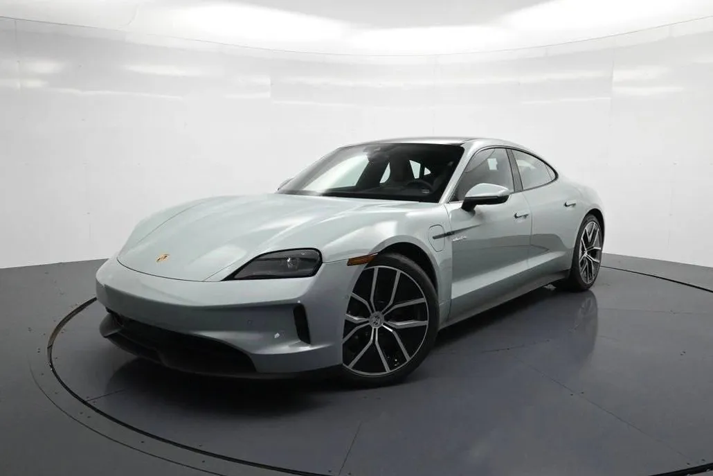 2025 Porsche Taycan 4 photo 1