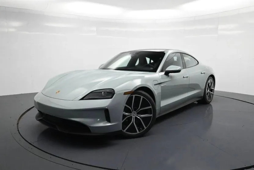 2025 Porsche Taycan 4 photo 1