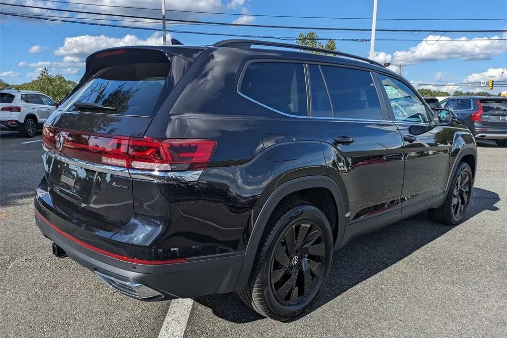 2026 Volkswagen Atlas SE Technology photo 1