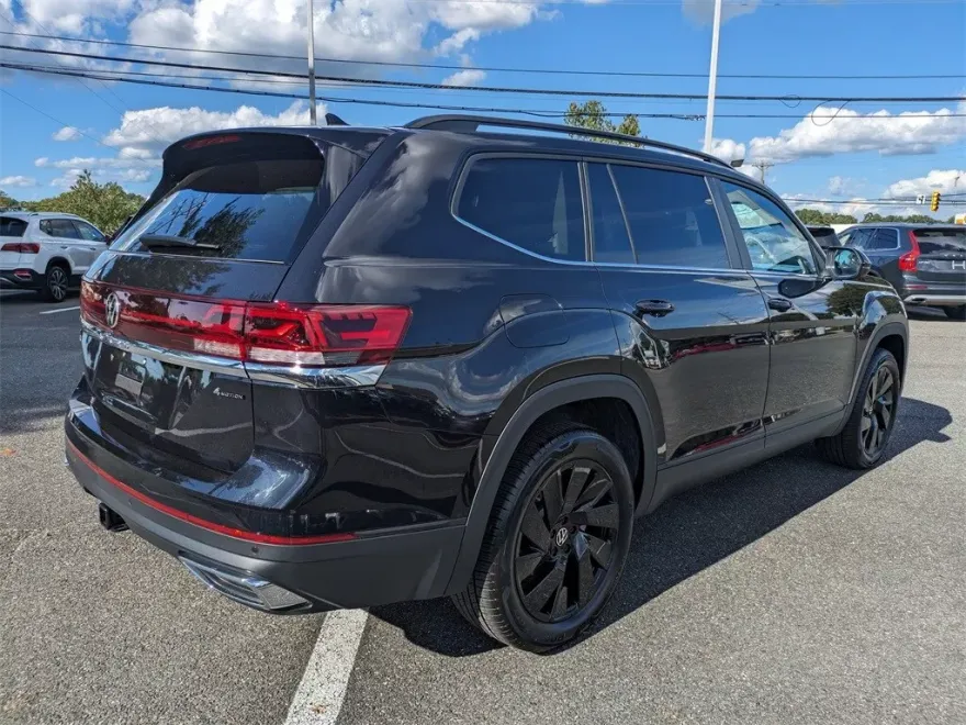 2026 Volkswagen Atlas SE Technology photo 1