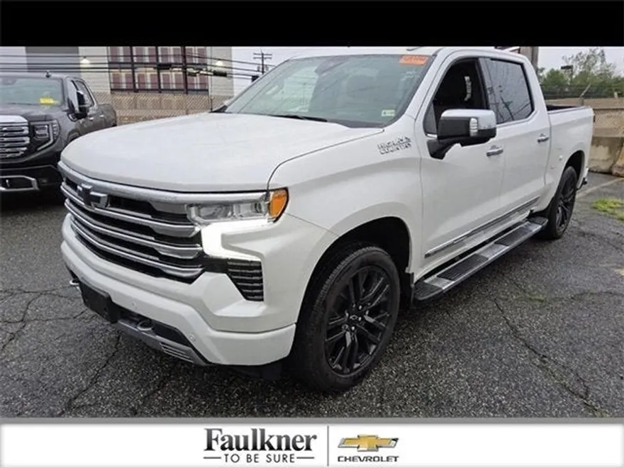 2024 Chevrolet Silverado 1500 High Country photo 1