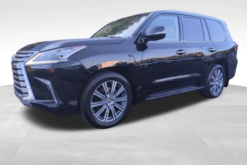 2016 Lexus LX 570 photo 1