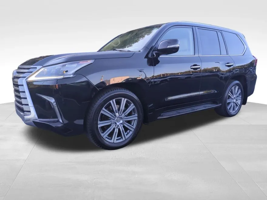 2016 Lexus LX 570 photo 1