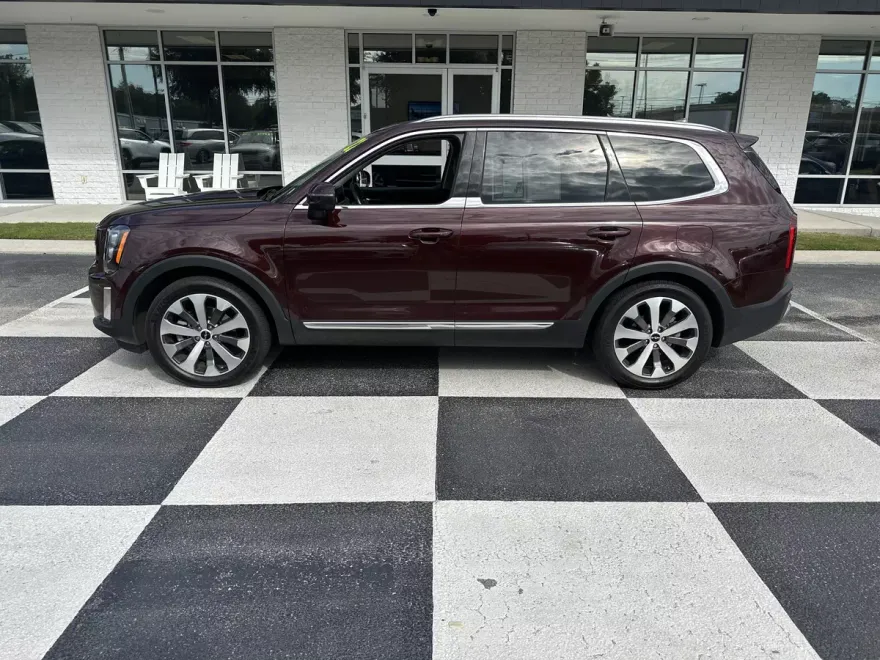 2022 Kia Telluride EX photo 1