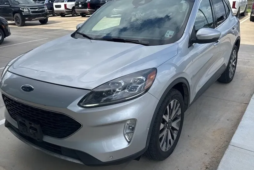 2020 Ford Escape Titanium photo 1
