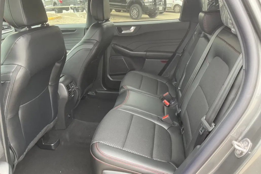 2025 Ford Escape ST-Line photo 1