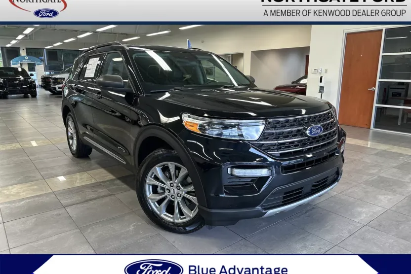 2023 Ford Explorer XLT photo 1