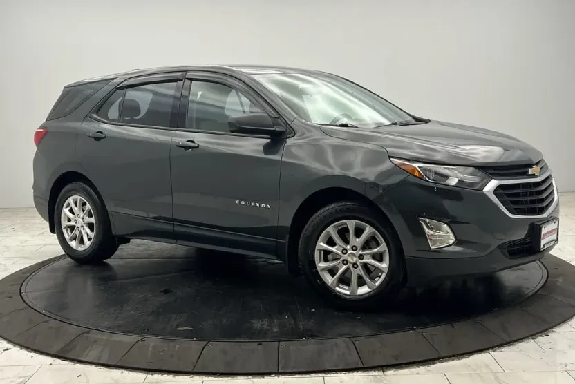 2018 Chevrolet Equinox LS photo 1