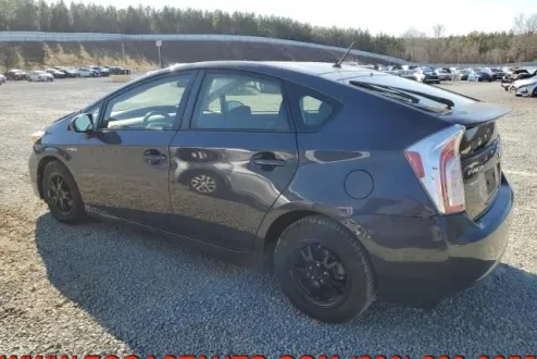 2014 Toyota Prius Four photo 2