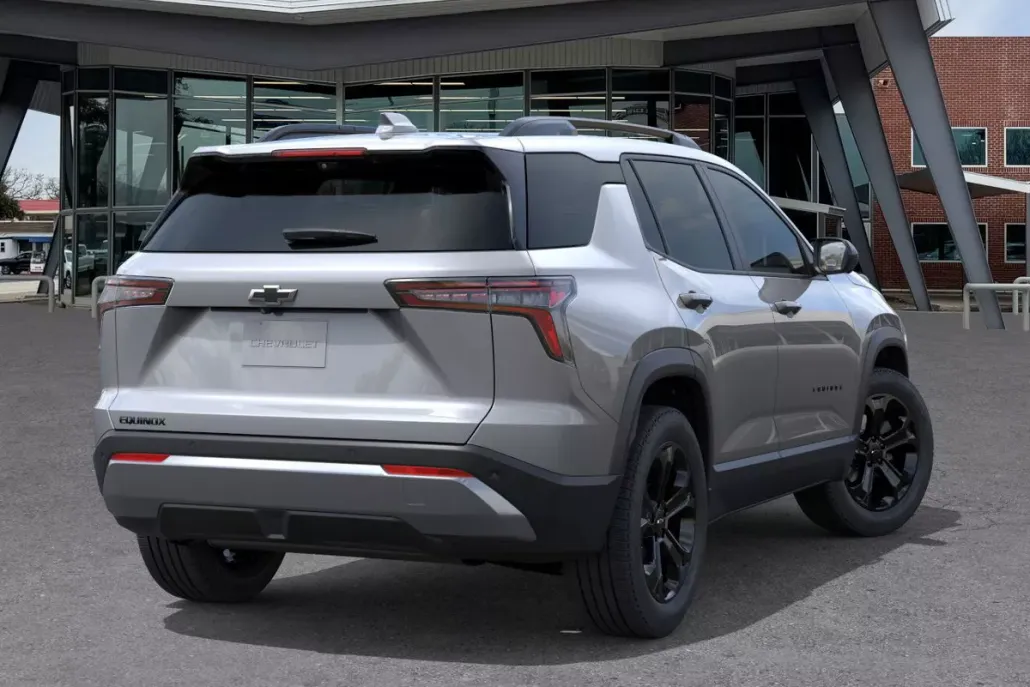 2026 Chevrolet Equinox LT photo 1