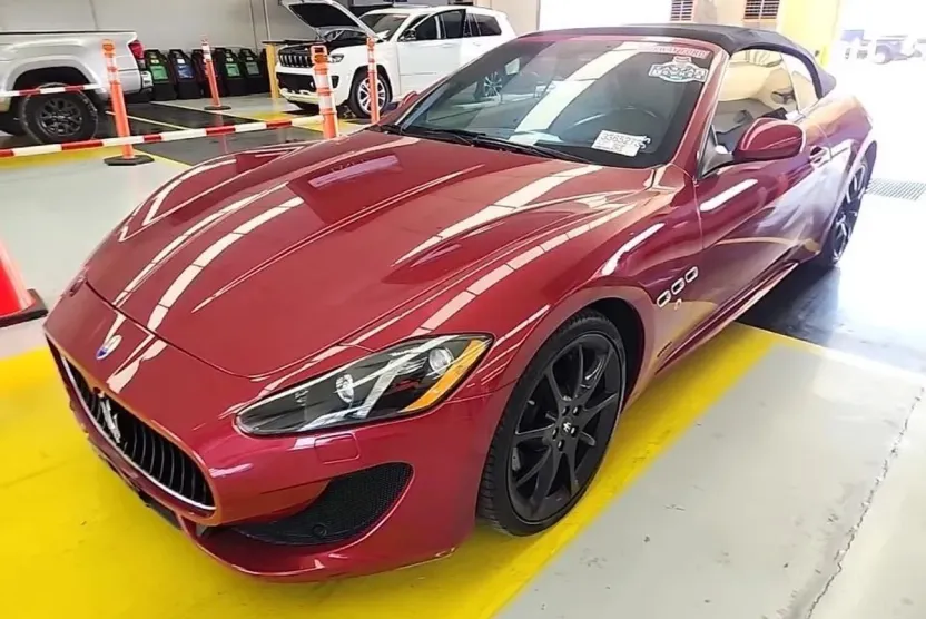 2013 Maserati Granturismo Sport photo 1