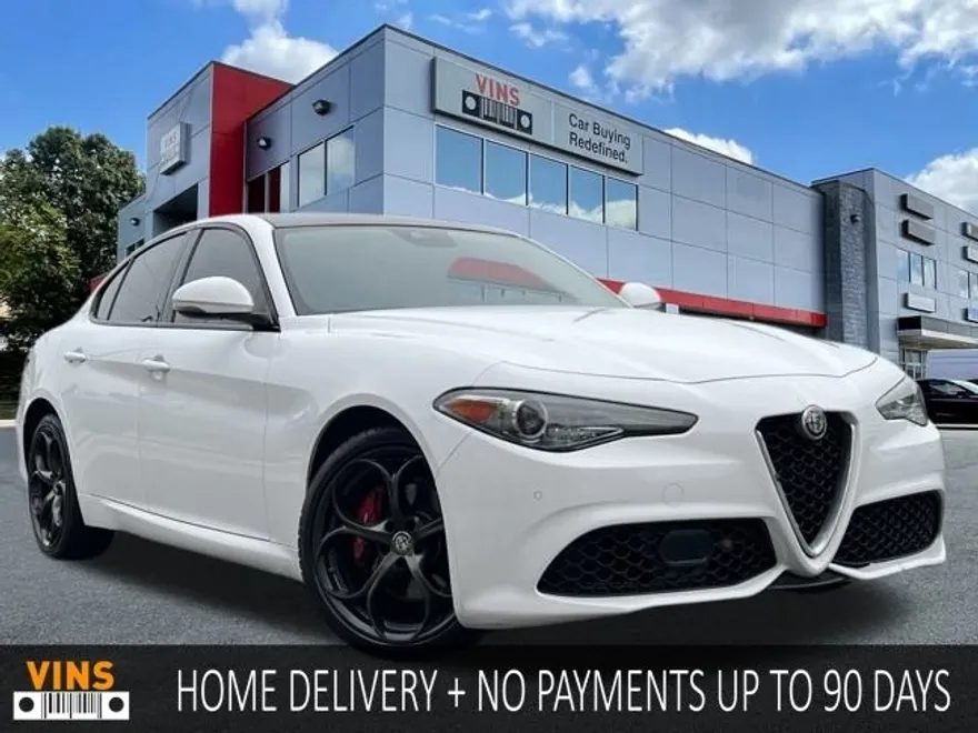 2017 Alfa Romeo Giulia Ti photo 1