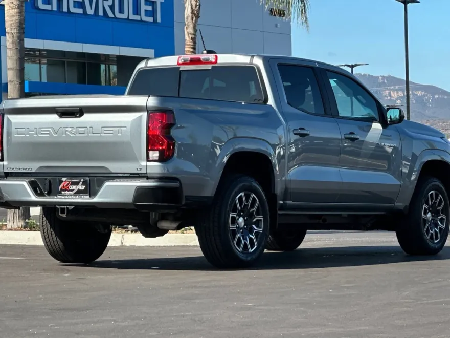 2023 Chevrolet Colorado LT photo 4