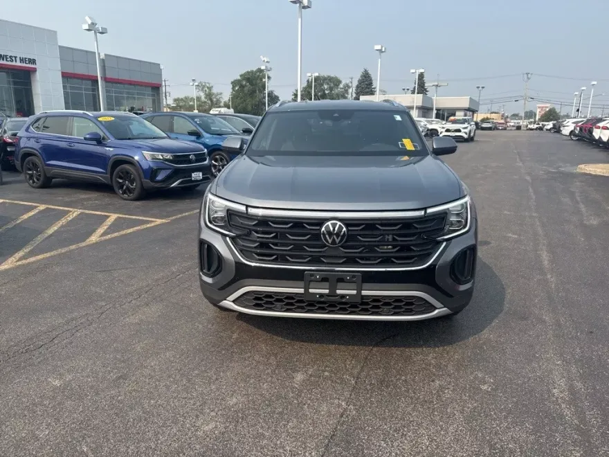 2025 Volkswagen Atlas Cross Sport SE photo 1