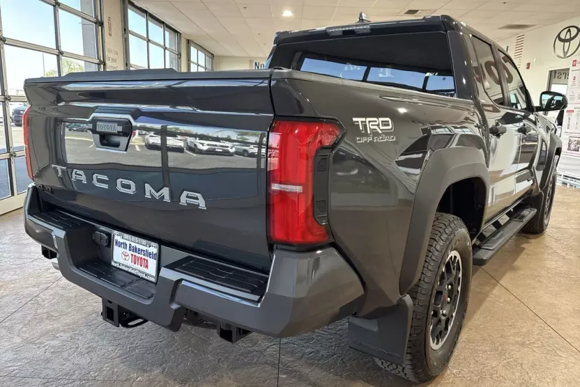 2025 Toyota Tacoma TRD Off-Road Double Cab photo 1
