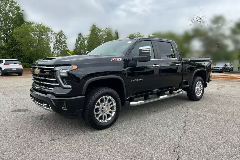 2025 Chevrolet Silverado 2500HD LT photo 1