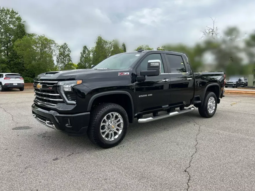2025 Chevrolet Silverado 2500HD LT photo 1