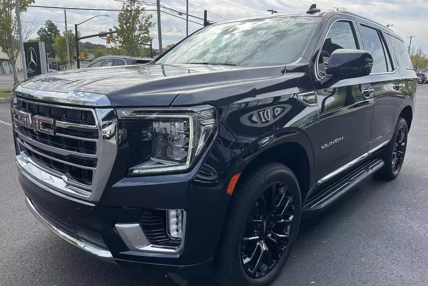 2023 Gmc Yukon SLT photo 1