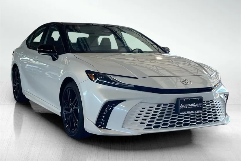 2025 Toyota Camry XSE photo 1