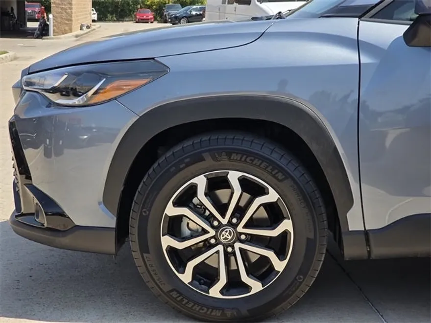2023 Toyota Corolla Cross Hybrid SE photo 1