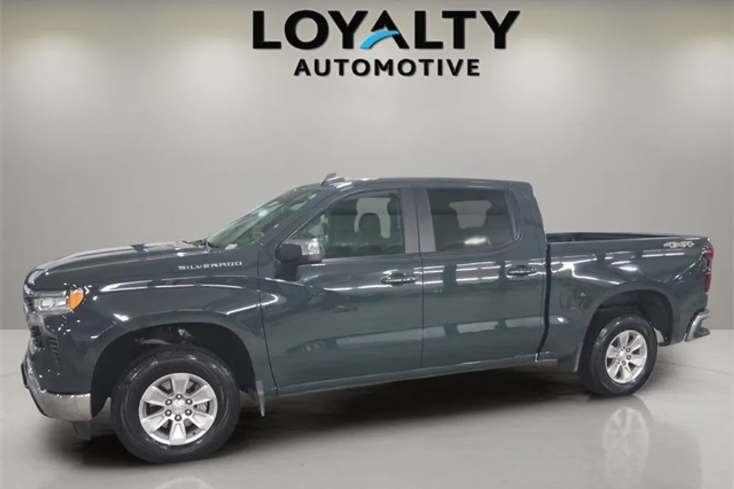 2025 Chevrolet Silverado 1500 LT photo 1