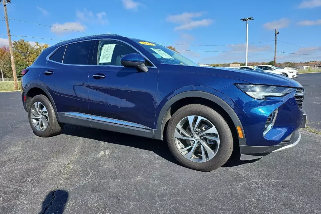 2023 Buick Envision Essence photo 1