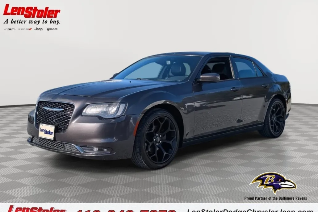 2019 Chrysler 300 LX photo 1
