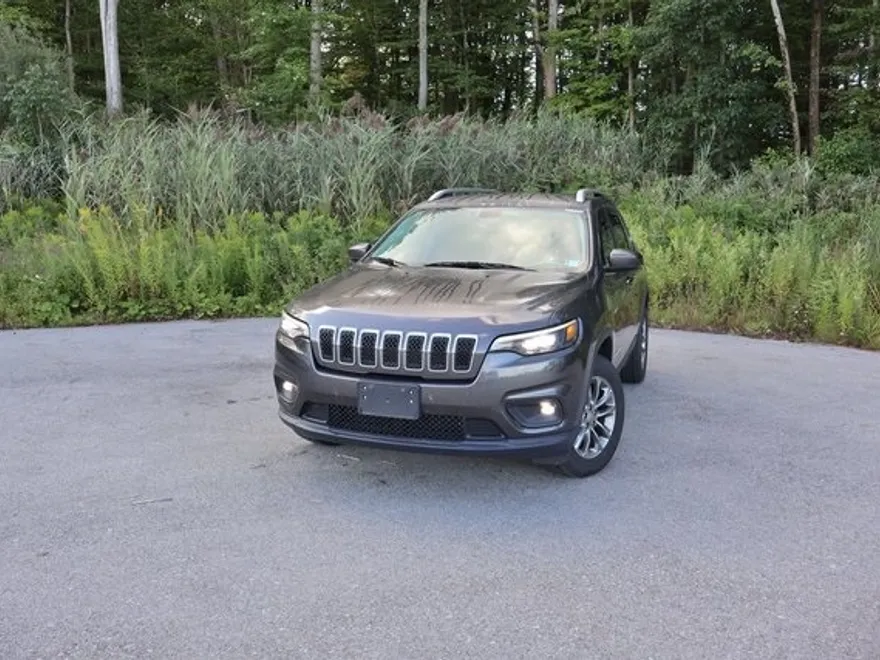2019 Jeep Cherokee Latitude photo 1