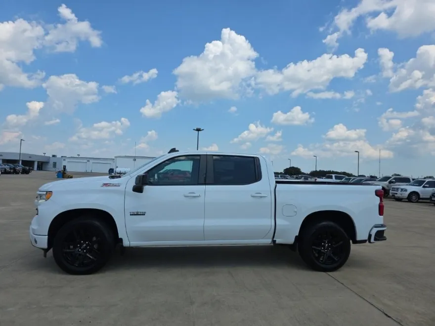 2022 Chevrolet Silverado 1500 RST photo 1