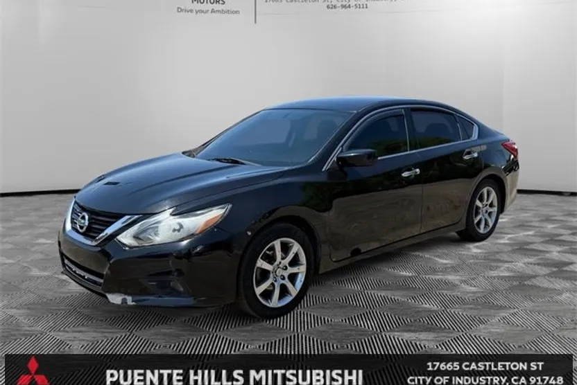 2017 Nissan Altima 2.5 SV photo 1