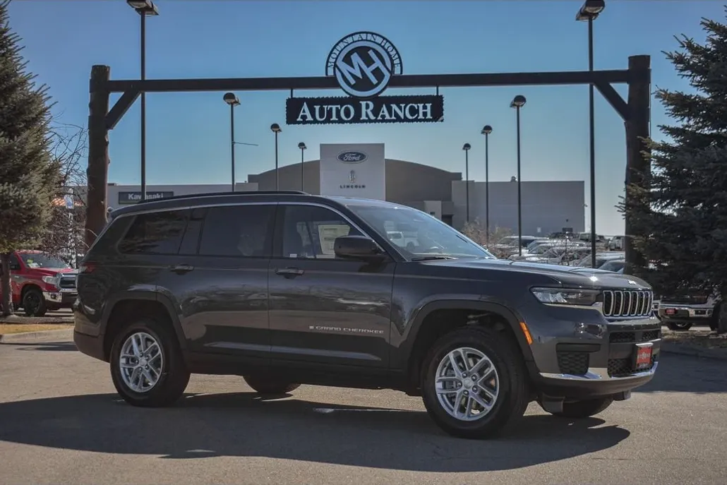 2025 Jeep Grand Cherokee Laredo X photo 1