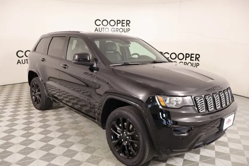 2021 Jeep Grand Cherokee Laredo X photo 1