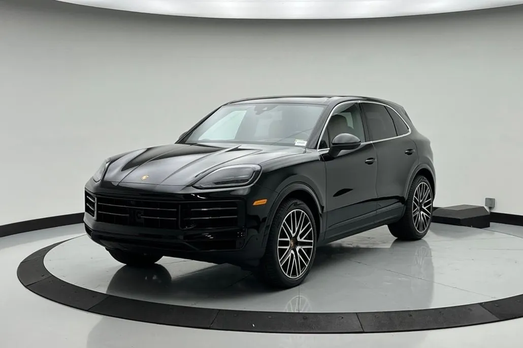 2025 Porsche Cayenne Base photo 1