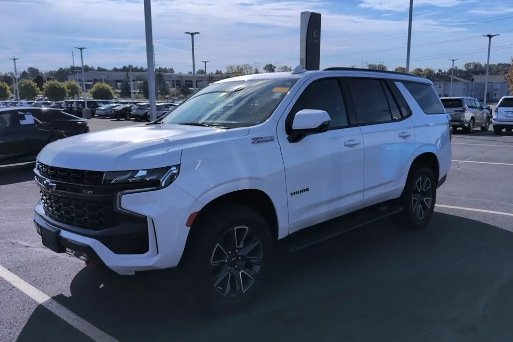 2023 Chevrolet Tahoe Z71 photo 1