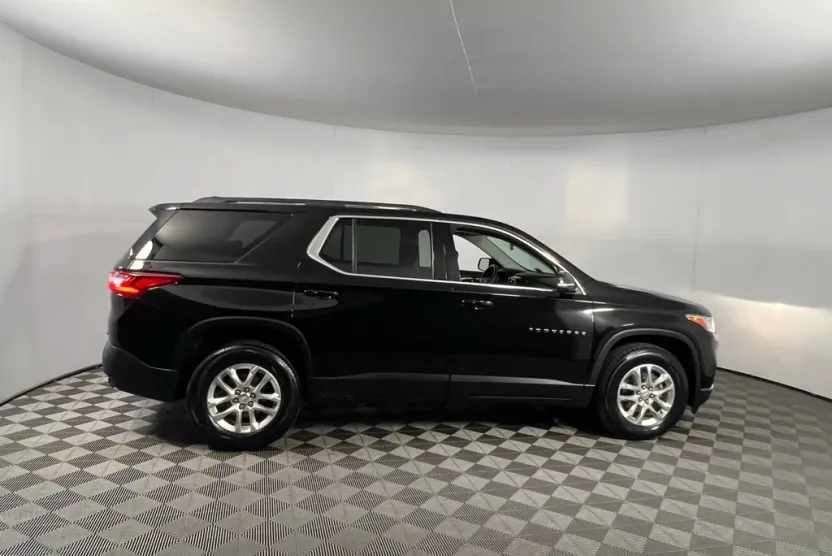 2021 Chevrolet Traverse photo 1