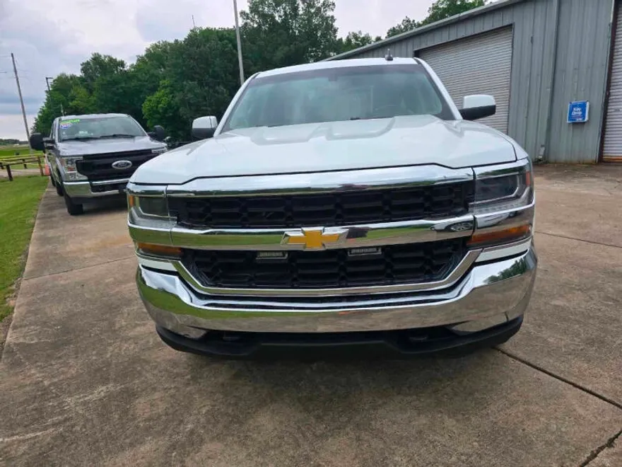 2018 Chevrolet Silverado 1500 LT Z71 photo 1