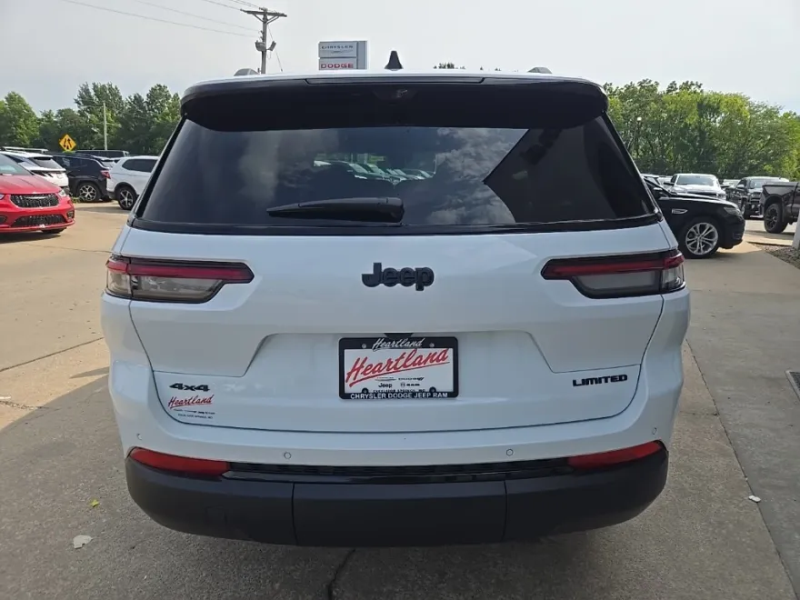 2025 Jeep Grand Cherokee Limited photo 1