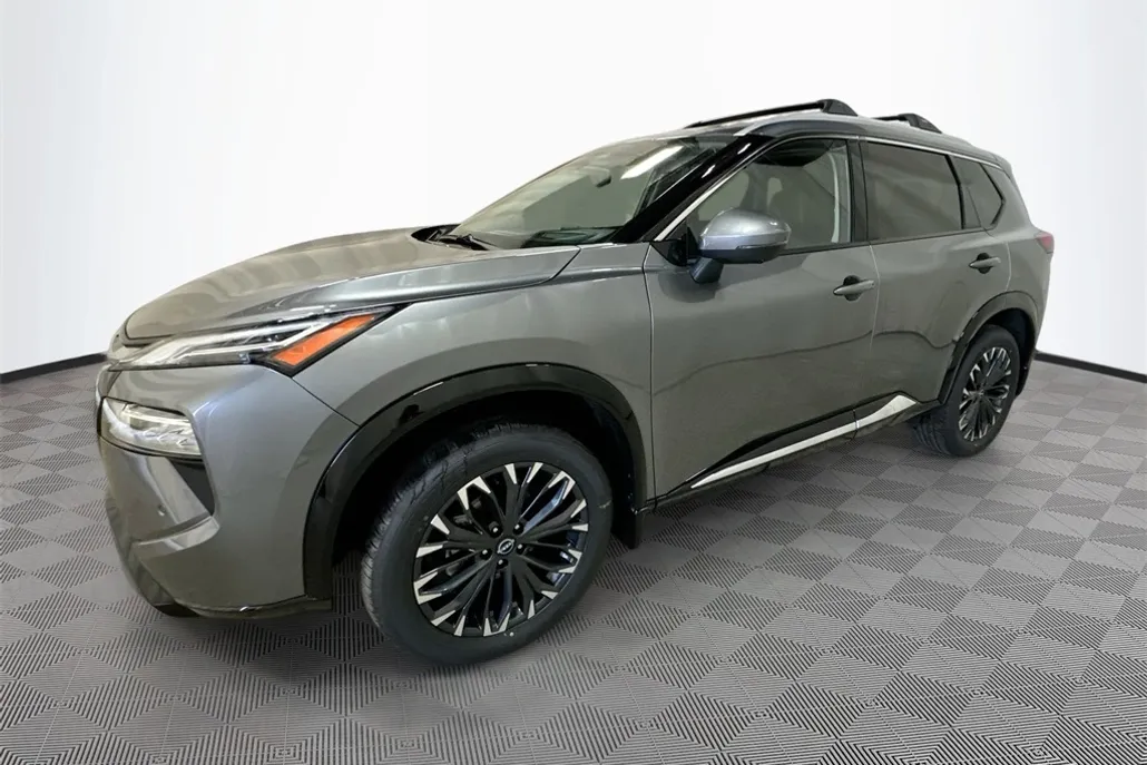 2025 Nissan Rogue Platinum photo 1