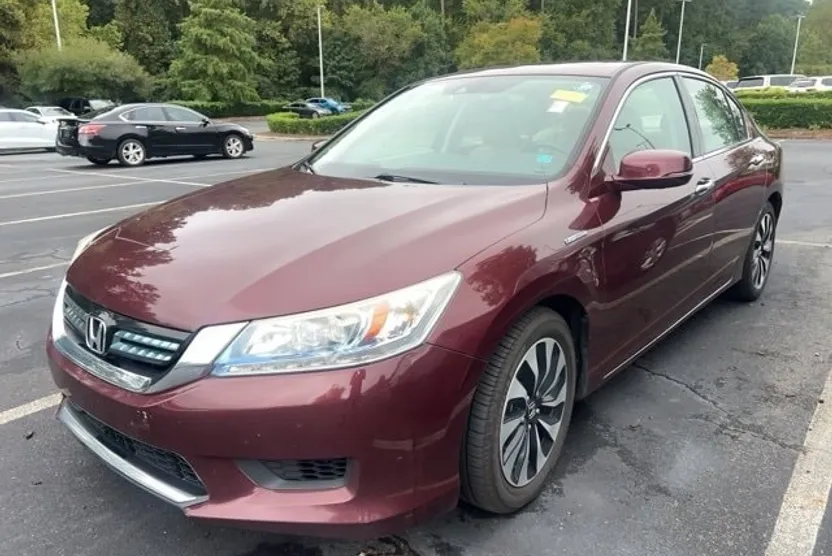 2015 Honda Accord Hybrid Touring photo 1