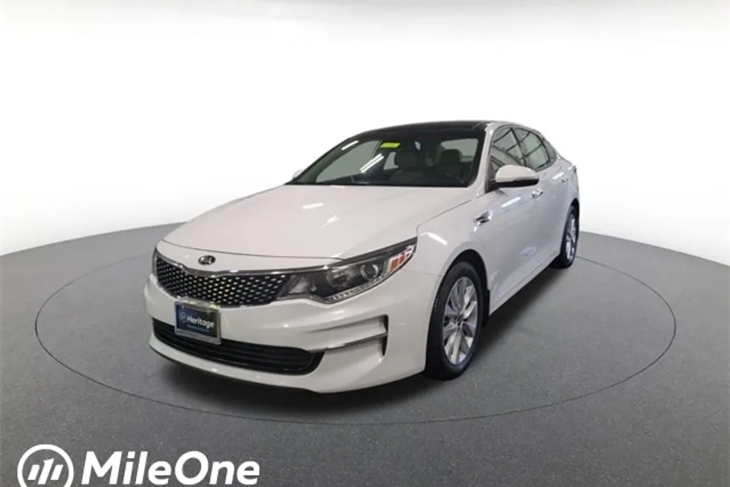 2018 Kia Optima EX photo 1
