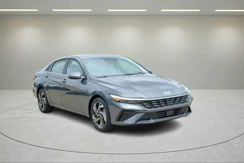 2025 Hyundai Elantra Limited photo 1